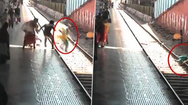 Mumbai: दादर रेल्वे स्थानकात रेल्वे समोर उडी घेणाऱ्या आरोपी महिलेचा पोलिसांनी वाचवला जीव (Watch Video)