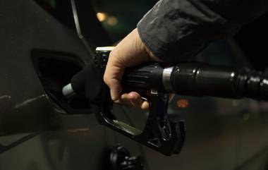 Today Petrol And Diesel Price: देशात आज पेट्रोल आणि डिझेलचे दर स्थिर, जाणुन घ्या तुमच्या शहरातील दर