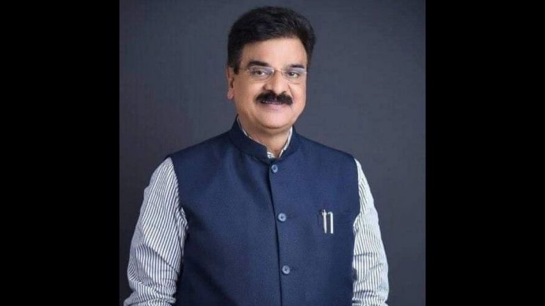 माजी मंत्री Vijay Shivtare यांचा कौटुंबिक वाद चव्हाट्यावर; '27 वर्षांपासून आमच्यापासून वेगळे, 5 वर्षे एकीसोबत तर आता दुसऱ्याच महिलेसोबत राहत आहेत'- पत्नी मंदाकिनी शिवतारे यांचा दावा
