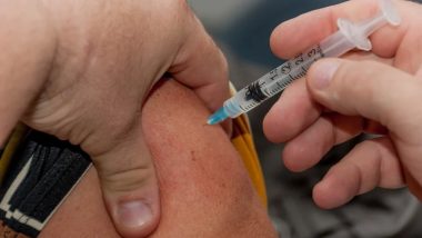 Corona Vaccination In India: भारतातील कोविड 19 लसीकरणाने ओलांडला 105 कोटींचा टप्पा, केंद्रीय आरोग्य मंत्री मनसुख मांडवियांनी दिली माहिती