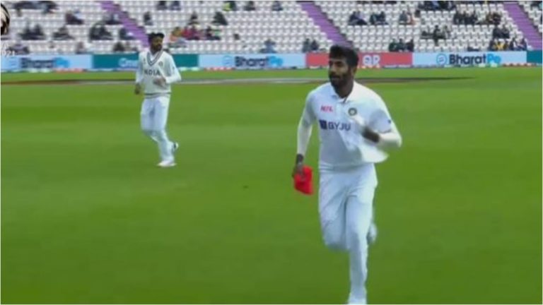 IND vs NZ WTC Final 2021 Day 5: दिवसाच्या सुरुवातीला Jasprit Bumrah कडून झाली चूक, ओव्हरनंतर ड्रेसिंग रूमकडे घेतली धाव (See Photos)