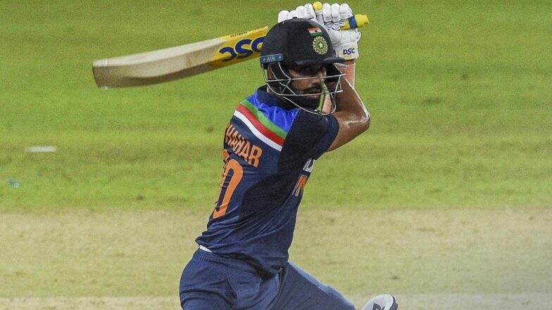 IND vs SL 2nd ODI 2021: चुरशीच्या सामन्यात जबरा फलंदाजीनंतर Deepak Chahar मैदानात ‘हे’ काम करताना दिसला, पाहा Photo