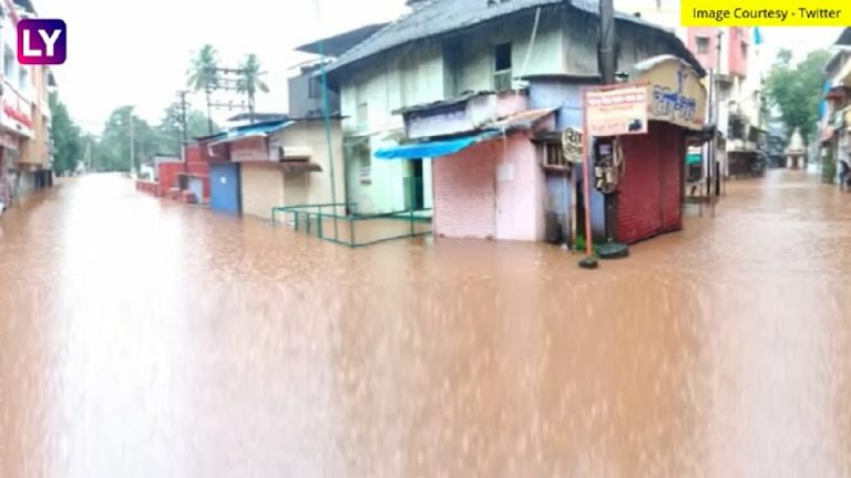 Ratnagiri Flood: रत्नागिरी जिल्ह्यात मुसळधार पाऊस, चिपळूनमध्ये अनेक नागरिक पाण्यात अडकले