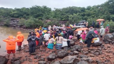 Satara: मुसळधार पावसामुळे मीरगाव येथे अडकलेल्या 221 जणांना वाचवण्यात NDRF ला यश