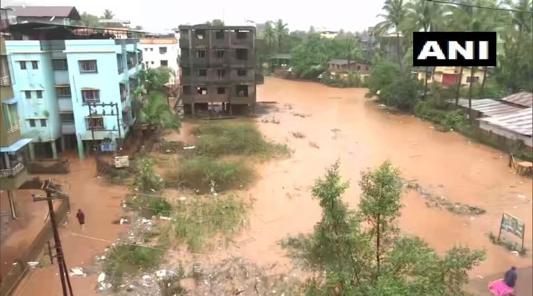 Flood In Maharashtra: महाराष्ट्रात विविध ठिकाणी पूरामध्ये 59 जण अद्यापही बेपत्ता; Relief and Rehabilitation Department ची माहिती