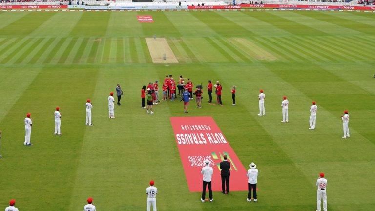 IND vs ENG 2nd Test Day 2: आज लॉर्ड्सवर साजरा केला जाणार रेड फॉर रूथ दिवस, विशेष जर्सी घालून भारत व इंग्लिश खेळाडू उतरले मैदानात