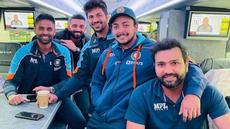 IND vs ENG: रोहित शर्माने Prithvi Shaw आणि Shardul Thakur यांचा टीम बसमध्ये झोपलेले असताना असा फोटो केला शेअर
