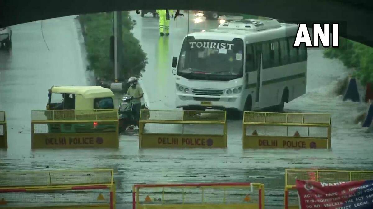 Delhi Rain Update: दिल्ली-एनसीआरमच्या अनेक भागात मुसळधार पाऊस, राजधानीत ऑरेंज अलर्ट जारी