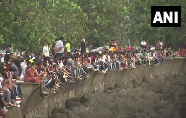 कोविड-19 निर्बंध शिथिलीकरणानंतर मुंबईच्या Marine Drive वर नागरिकांची तुफान गर्दी (See Pics)