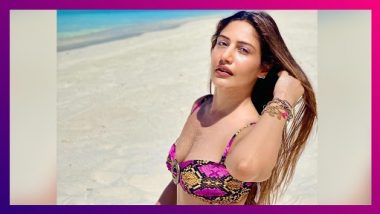 Surbhi Chandna हिचे मालदिव येथील Snake Print Bikini मधील सेक्सी फोटो व्हायरल (View Pics)