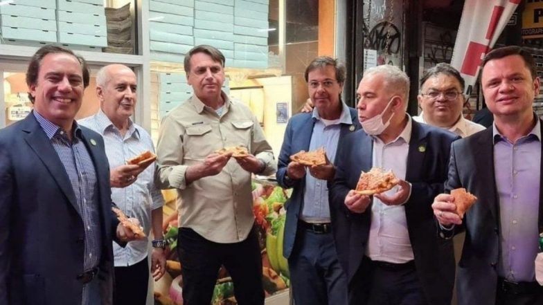 ब्राझीलचे राष्ट्राध्यक्ष Jair Bolsonaro यांना न्यूयॉर्कच्या रेस्टॉरंटमध्ये नाकारला प्रवेश; फुटपाथवर उभे राहून खावा लागला पिझ्झा, जाणून घ्या कारण