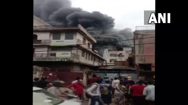 Delhi Fire : दिल्ली येथील मायापूरी परिसरात एका कारखान्याला आग, अग्निशमन दलाच्या 12 गाड्या घटनास्थळी