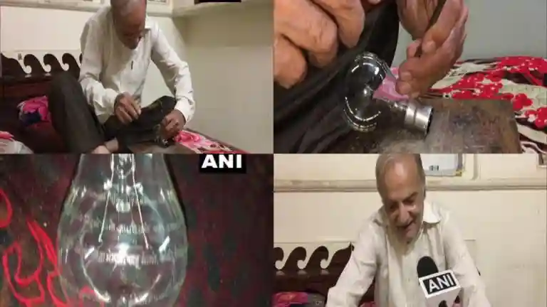 Namokar Mantra:मध्य प्रदेशातील कलाकाराने इलेक्ट्रिक बल्बवर कोरला 'नमोकार मंत्र'