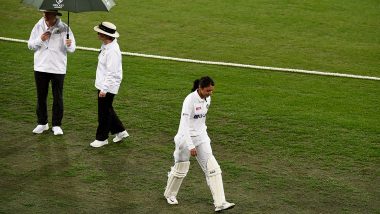 IND-W vs AUS-W D/N Test Day 1: ऑस्ट्रेलियन गोलंदाजांची धुलाई करून Smriti Mandhana ने ठोकले अर्धशतक, दिवसाखेर भारत 1 बाद 132 धावा