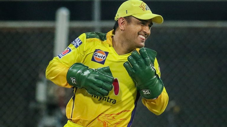 IPL 2022, CSK vs PBKS Match 11: मैदानात उतारण्याआधी MS Dhoni याची करामात, T20 क्रिकेटमध्ये ‘हा’ टप्पा गाठणारा ठरला दुसरा भारतीय