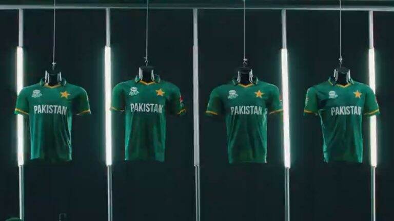 T20 World Cup 2021 साठी पाकिस्तानची जर्सीचे PCB कडून अनावरण, नवीन रूप-रंगात मैदानात उतरणार (Watch Video)