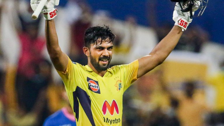 IPL 2022, CSK vs GT Match 29: रुतुराज गायकवाडची महत्वपूर्ण खेळी, संयमाने गुजरात गोलंदाजांचा सामना करून ठोकले हंगामातील पहिले अर्धशतक