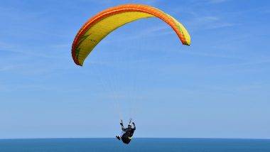 Alibag  Parasailing  Accident:  वरसोली समुद्र किनारी पॅरासिलिंग करताना दोर तुटला; 2 महिला सुदैवाने बचावल्या