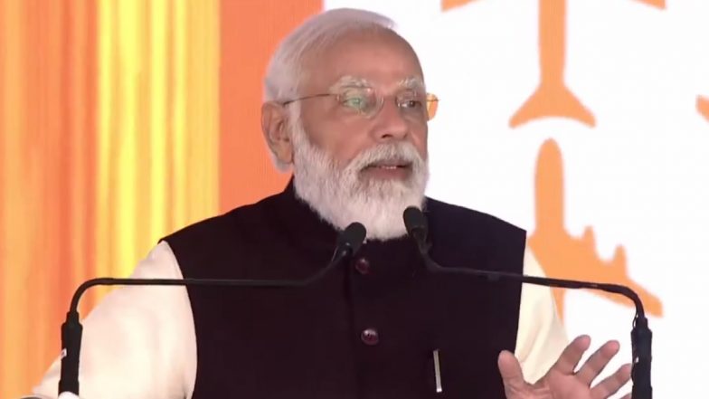 पंतप्रधान नरेंद्र मोदींकडून नोएडा आंतरराष्ट्रीय विमानतळाचे भूमिपूजन, 1,300 हेक्टरपेक्षा जास्त क्षेत्रात पसरलेला प्रकल्प