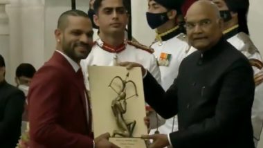 भारतीय क्रिकेटपटू शिखर धवनला अर्जुन पुरस्काराने सन्मानित, राष्ट्रपती रामनाथ कोविंद यांच्या हस्ते  पुरस्कार प्रदान