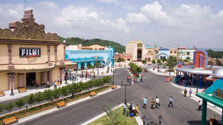 Uttar Pradesh Film City: 1000 एकरवर 10 हजार कोटींमध्ये उभी राहत आहे उत्तर प्रदेशची फिल्मसिटी; 3 टप्प्यात होणार काम, 23 नोव्हेंबरपासून ऑनलाइन बोली