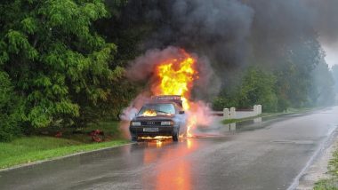 BMW Car Catches Fire: बीएमडब्ल्यू कार दगडाला धडकली अन जागेवरच पेटली, ट्रायल महागात पडली; कोल्हापूर येथील घटना