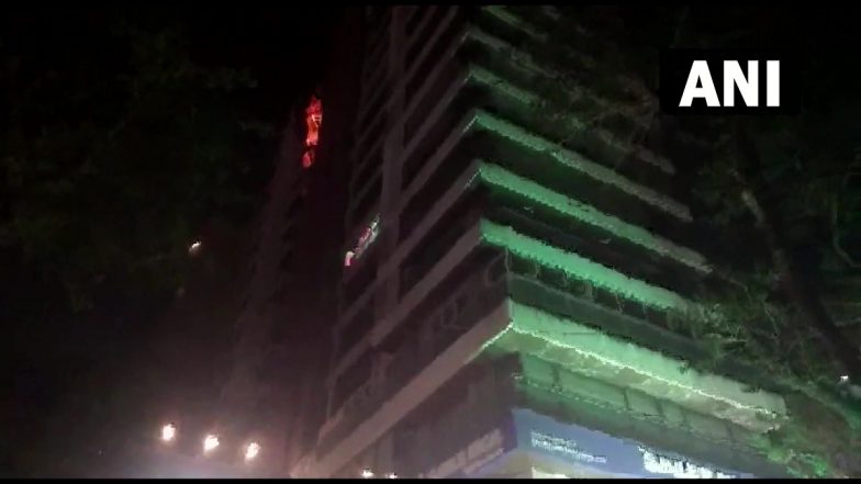 Fire Broke Out at Kandivali: कांदिवली येथील हंसा हेरिटेज इमारतीला आग, दोघांचा मृत्यू झाल्याचे वृत्त
