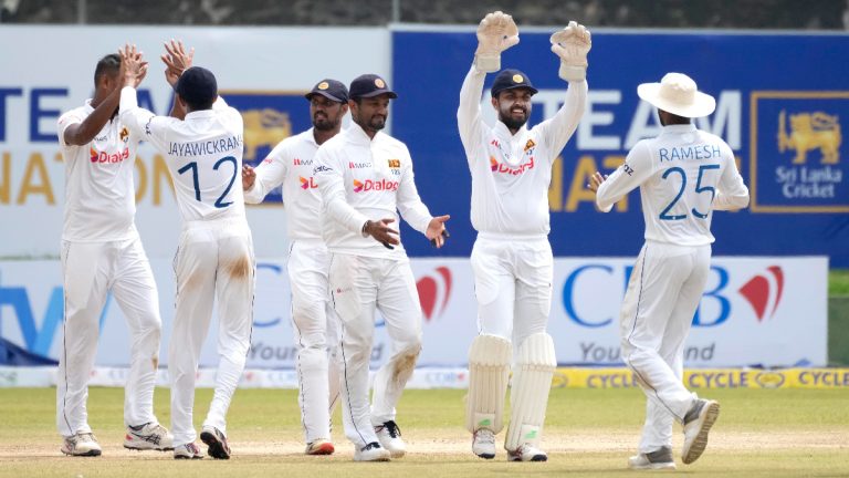 IND vs SL Pink-Ball Test Day 1: पहिल्या सत्रात टीम इंडियाची हालत खराब, Tea पर्यंत भारताचा स्कोर 93/4, ऋषभ पंत-श्रेयस अय्यर क्रीजवर