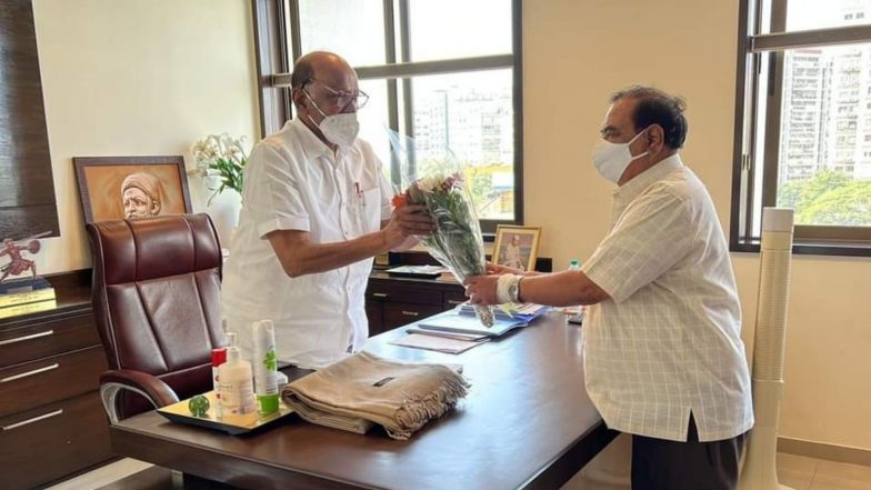 Eknath Khadse यांनी मुंबई मध्ये घेतली Sharad Pawar यांची भेट; जळगाव च्या विकासासाठी जिल्ह्याला ताकद देण्याबाबत  विविध मुद्द्यांवर चर्चा