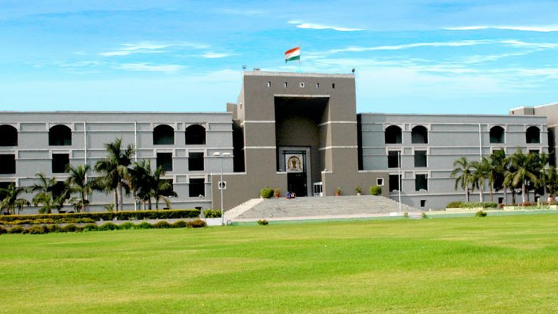 मोबाईलची बेल वाजल्यास 'या' हायकोर्टात भरावा लागणार दंड, सायंकाळी 5 वाजेपर्यंत मोबाईल फोन राहणार जप्त