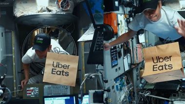 Uber Eats ने रचला इतिहास; पहिल्यांदाच पृथ्वीवरून अंतराळात अन्नाची झाली डिलिव्हरी, जपानी अब्जाधीशाने बजावली डिलिव्हरी बॉयची भूमिका (Watch Video)