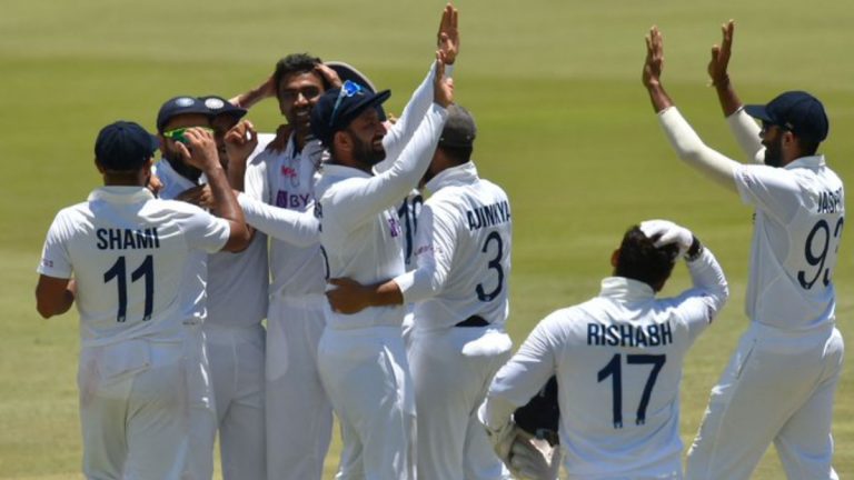 Caught on Stump Mic: ‘तुम्ही मला प्रत्येक वेळी हृदयविकाराचा झटका देतात’, अंपायर Marais Erasmus यांच्या टीम इंडियाशी गमतीशीर संवाद स्टंप माइकमध्ये कैद