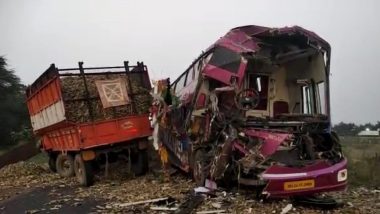 Solapur Accident: सोलापूर मध्ये  बार्शी - कुर्डुवाडी रोडवर ट्रॅक्टर आणि लक्झरी बसचा अपघात; 2 ठार, 10 जखमी