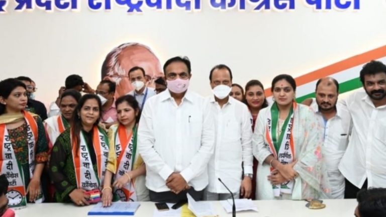 Rupali Thombare यांचा अजित पवारांच्या उपस्थितीमध्ये NCP मध्ये प्रवेश