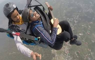 Paragliding करत तरूणाने 8000 फीट उंचीवर गायलं Maa Tujhhe Salaam! पहा Viral Video