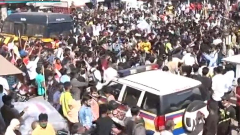 Maharashtra Student Protest: शिक्षणमंत्री Varsha Gaikwad यांच्या निवासस्थानाबाहेर विद्यार्थ्यांचे आंदोलन; पोलिसांचा लाठीचार्ज