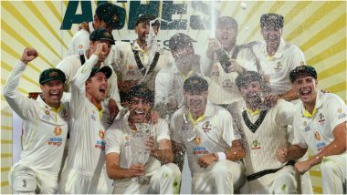 Ashes 2021-22: कर्णधार असावा तर असा! पॅट कमिन्सने उस्मान ख्वाजासाठी थांबवले ऑस्ट्रेलियाचे विजयी सेलिब्रेशन, व्हिडिओ पाहून कराल सलाम (Watch Video)