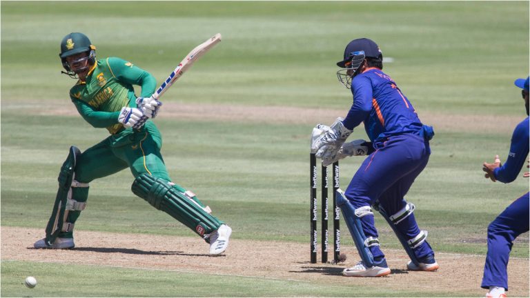 IND vs SA 3rd ODI: डी कॉक-व्हॅन डर डुसेनच्या जोडीचा कहर; भारताला क्लीन स्वीप टाळण्यासाठी 288 धावांचे टार्गेट