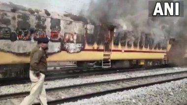 RRB-NTPC Result: आंदोलक विद्यार्थ्यांकडून यार्डमध्ये उभ्या रेल्वे बोगीला आग, श्रमजीवी एक्सप्रेसवर दगडफेक; बिहारमधील गया येथील घटना
