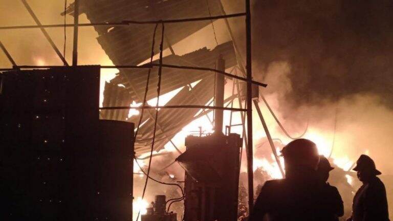 Thane Fire: ठाण्याच्या शिळफाटे भागातील खान कम्पाऊंडच्या प्लॅस्टिक गोडाऊनला आग; अद्याप जीवितहानीचं वृत्त नाही