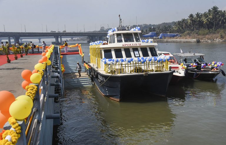 Mumbai Mandwa Water Taxi: पर्यटकांसाठी आनंदाची बातमी! मुंबई मांडवा वॉटर टॅक्सी १ नोव्हेंबरपासून सुरु होणार