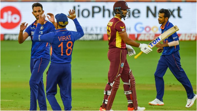 IND vs WI 3rd ODI: वेस्ट इंडिजला चौथा झटका, प्रसिद्ध कृष्णाने काढला Darren Bravo याचा अडथळा