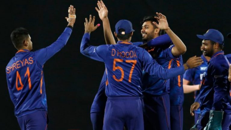 IND vs SL 3rd T20I: श्रीलंकेला तिसरा झटका; आवेश खानची जबरदस्त गोलंदाजी, चारिथ असलंका याला दाखवला पॅव्हिलियनचा रस्ता