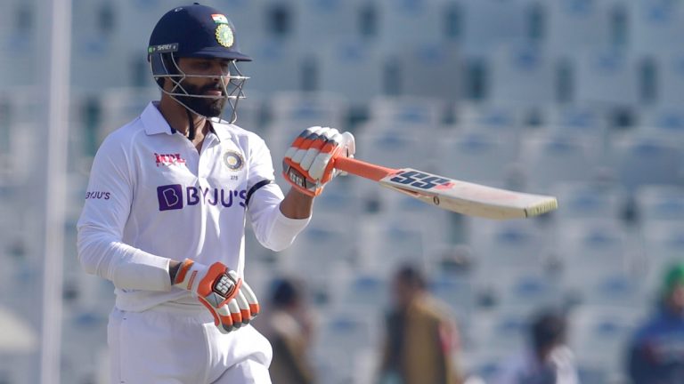 IND vs SL 1st Test Day 2: मोहाली कसोटीत रवींद्र जाडेजा सुसाट, श्रीलंका गोलंदाजांचा समाचार घेत ठोकले दुसरे टेस्ट शतक; भारत 500 धावांच्या उंबरठ्यावर