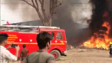 Thane Fire: शिळफाटा-महापे रोडवर भंगार दुकानाला HP Petrol Pump जवळ आग;अग्निशमन दल घटनास्थळी दाखल