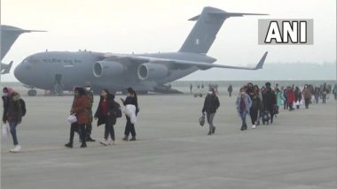 युक्रेनमधून 210 भारतीयांना घेऊन भारतीय हवाई दलाचे विमान दिल्लीजवळील हिंडन एअरबेसवर पोहोचले