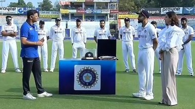 Virat Kohli 100th Test: विराट कोहलीचा 100व्या कसोटी सामन्यात प्रशिक्षक राहुल द्रविड यांनी विशेष कॅप देऊन केला सन्मान, पत्नी Anushka Sharma साथीला उपस्थित (See Photo)