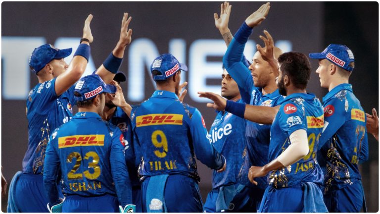 IPL 2022, MI vs PBKS Match 23: अर्धशतक करून मयंक अग्रवाल आऊट, मुंबई इंडियन्सला पहिले यश; पाहा स्कोर