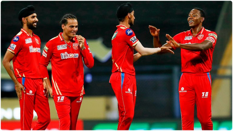 IPL 2022, PBKS vs LSG Match 42: पंजाब किंग्सची कसून गोलंदाजी; Quinton de Kock, दीपक हुडाची लक्षवेधी खेळी, लखनौची 153 धावांपर्यंत मजल