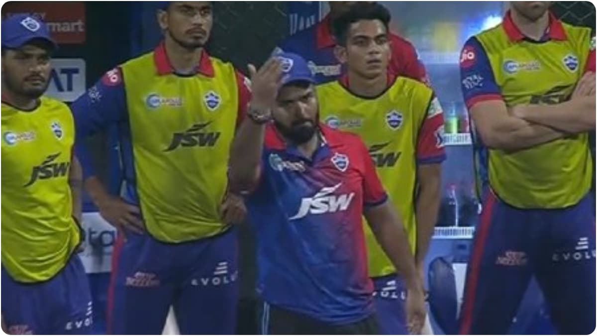 IPL 2022, DC vs RR: अंतिम षटकात ‘हायव्होल्टेज ड्रामा’, कर्णधार Rishabh Pant ने फलंदाजांना मॅच सोडून डगआउटमध्ये परतण्याचे दिले संकेत (Watch Video)